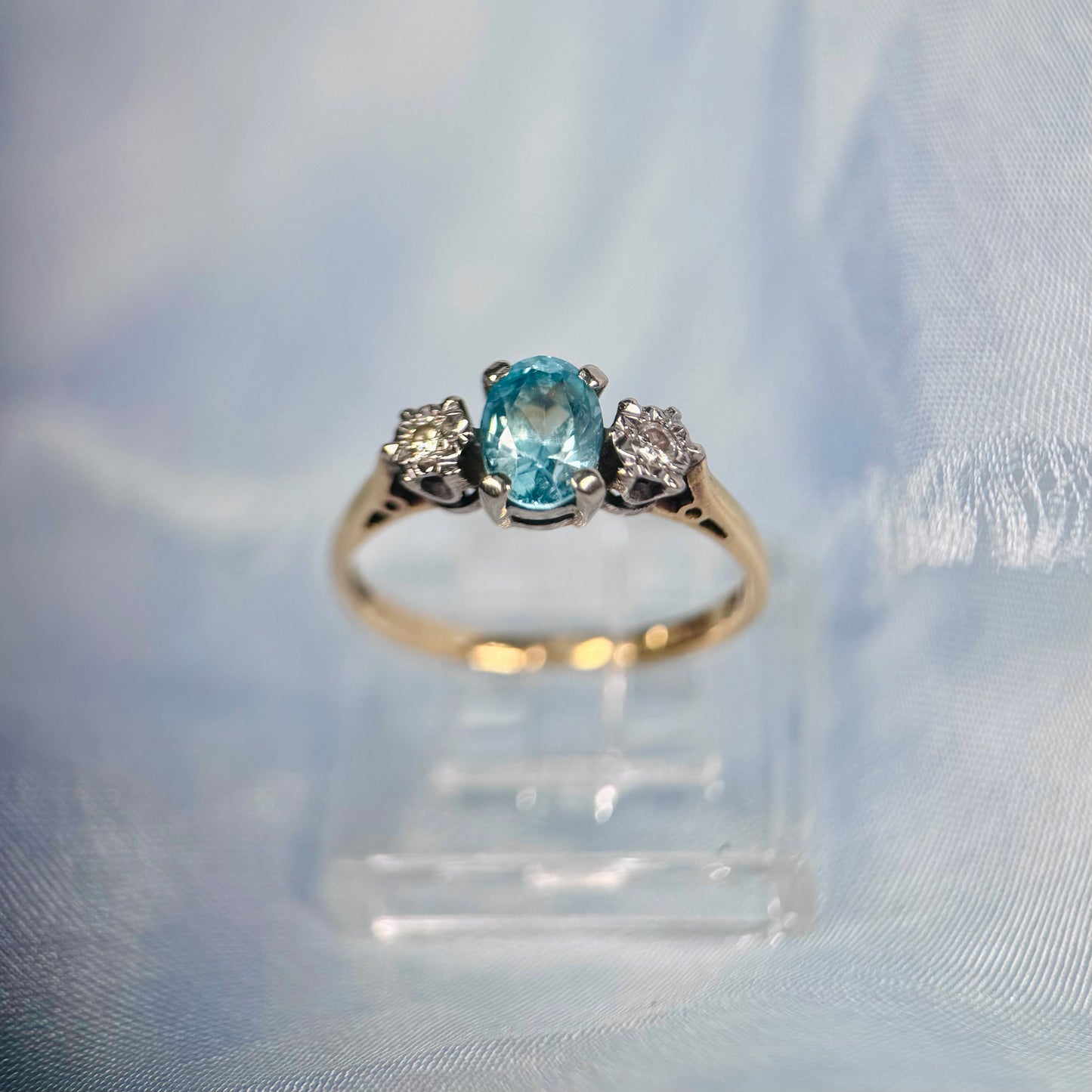 18 Carat Vintage Aprey & Co Aquamarine & Diamond Ring
