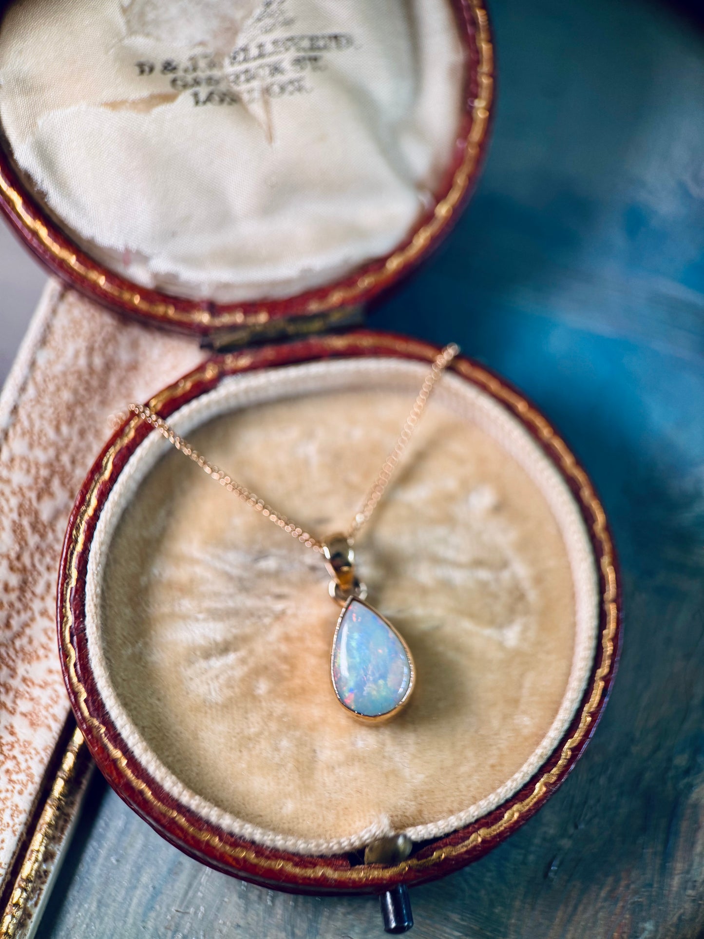 9ct Gold Opal Pendant Necklace