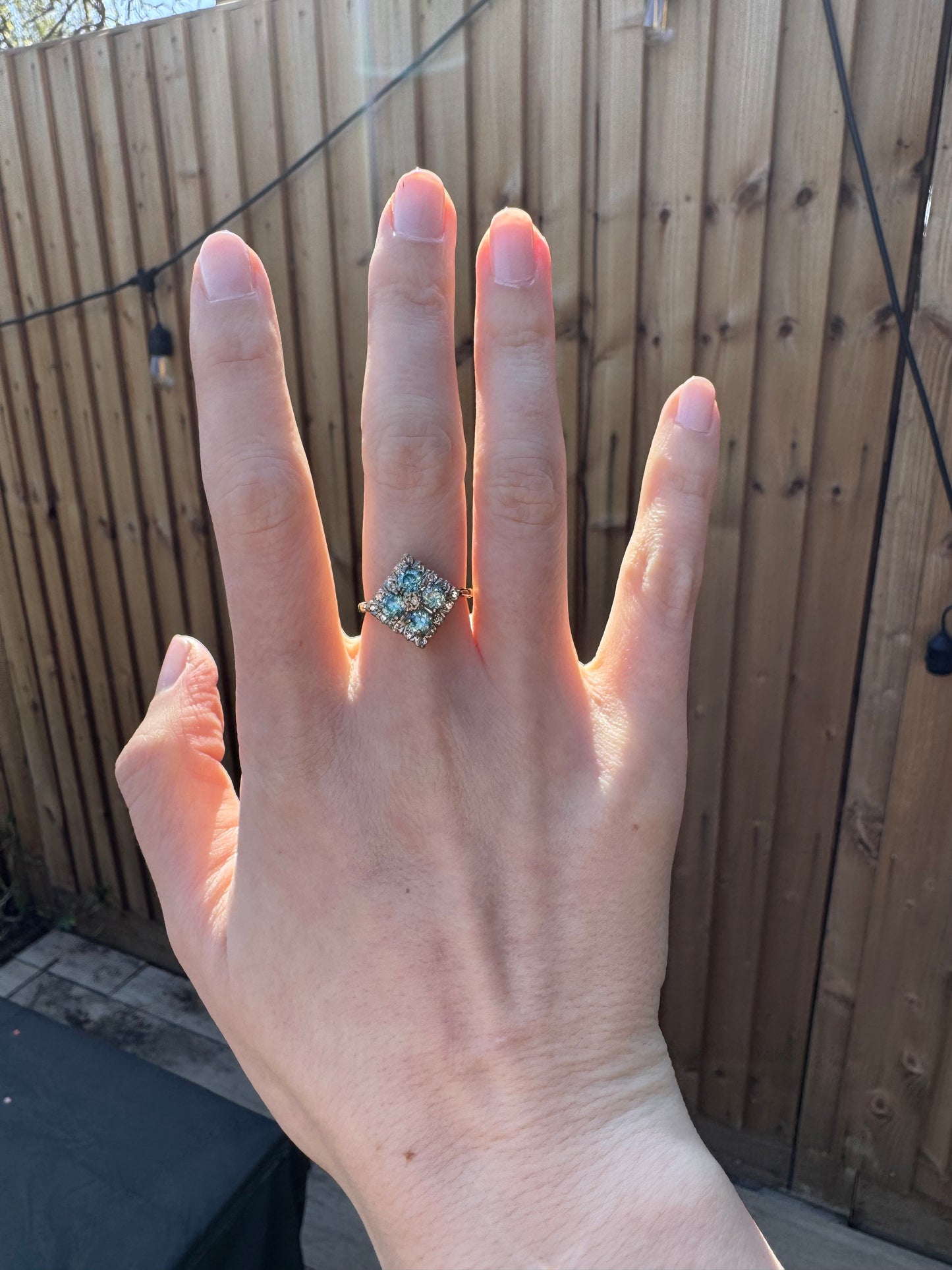 18ct Gold Zircon & Diamond Ring