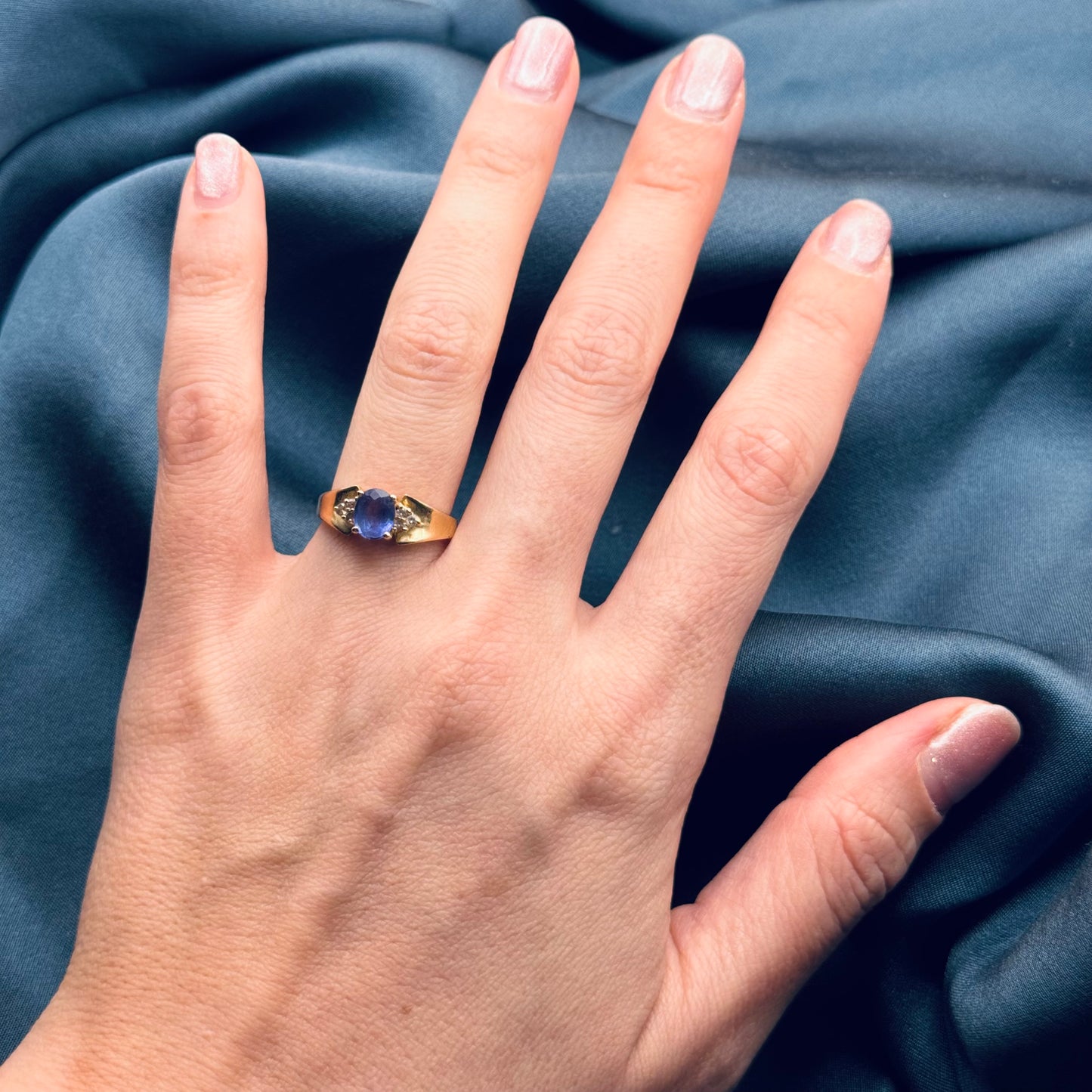 14 Carat Gold Tanzanite & Diamond Ring