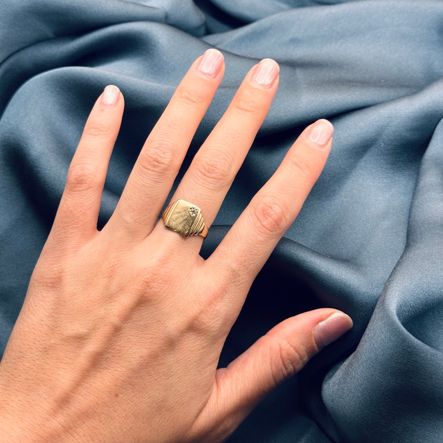 9ct Gold Vintage Art Deco Signet Ring