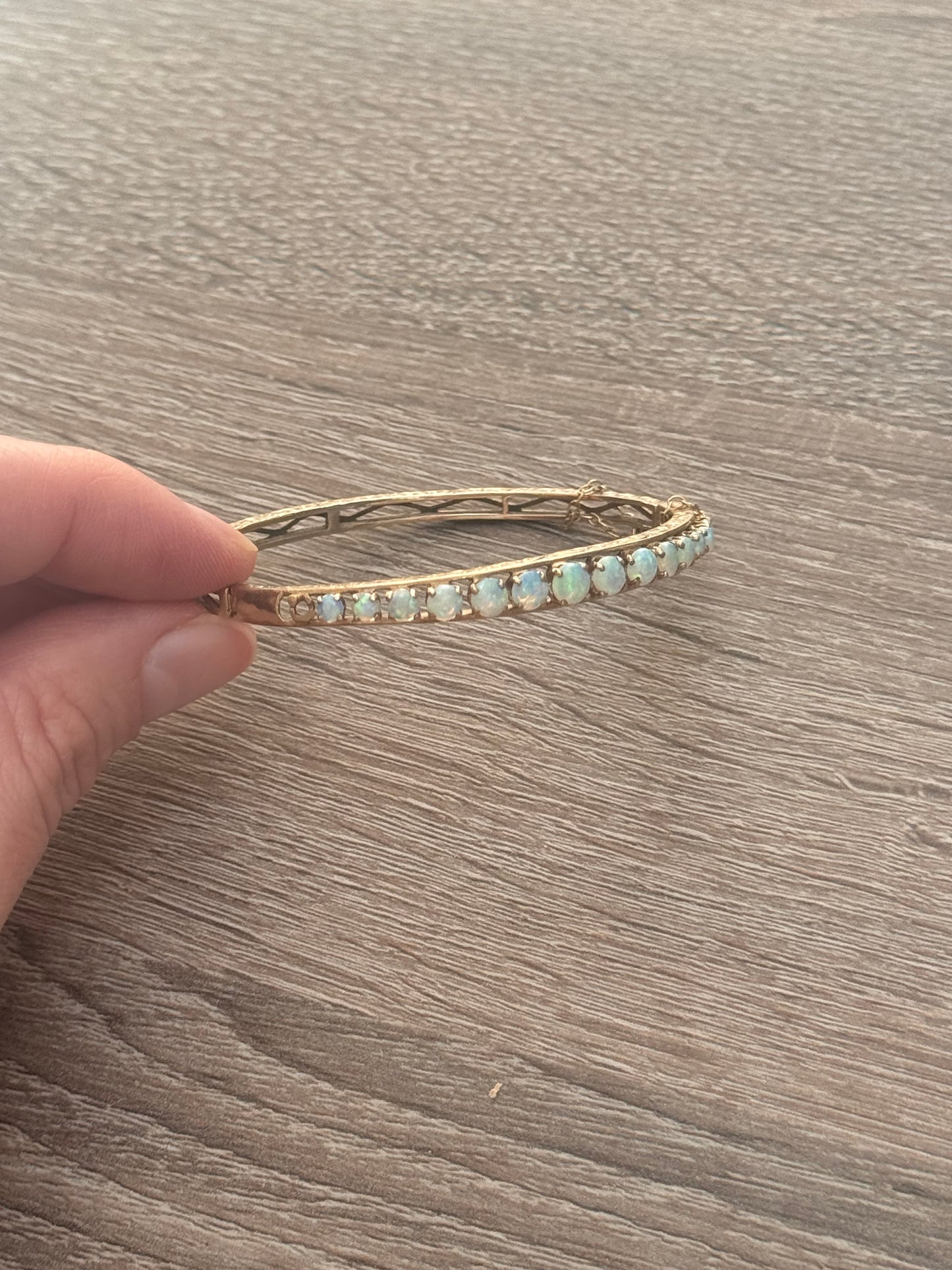 9ct Gold Opal Bangle