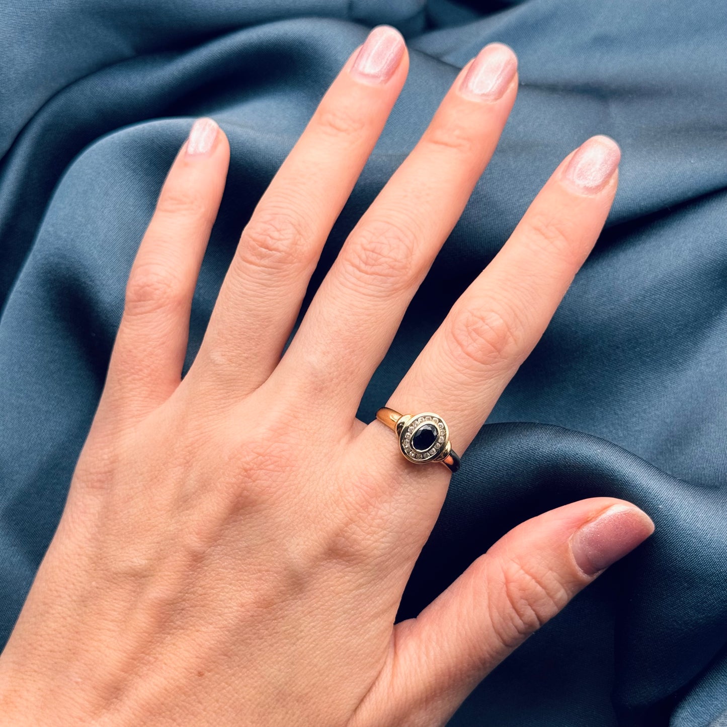9ct Gold Vintage Sapphire & Diamond Ring