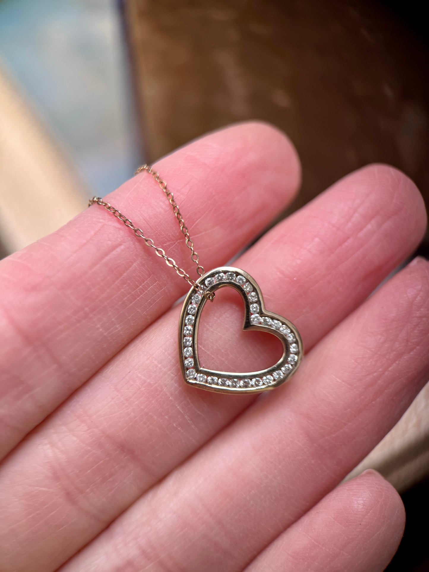 9ct Gold Diamond Heart Pendant Necklace