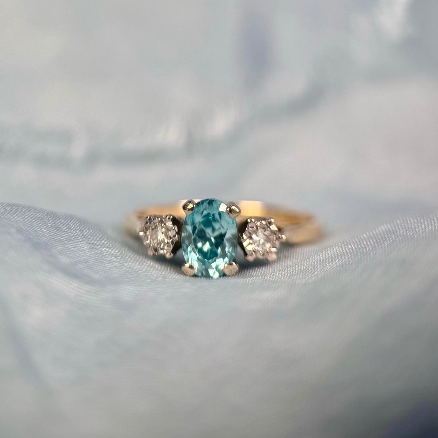 18 Carat Vintage Aprey & Co Aquamarine & Diamond Ring