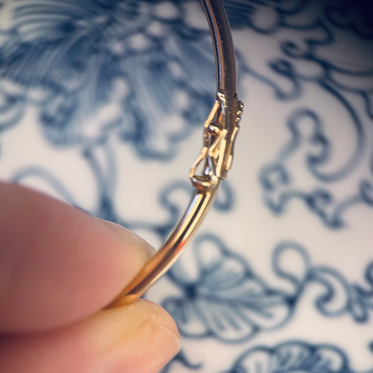 9 Carat Gold Blue Topaz & Diamond Bangle