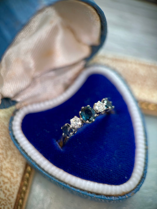 18ct Sapphire & Diamond Ring