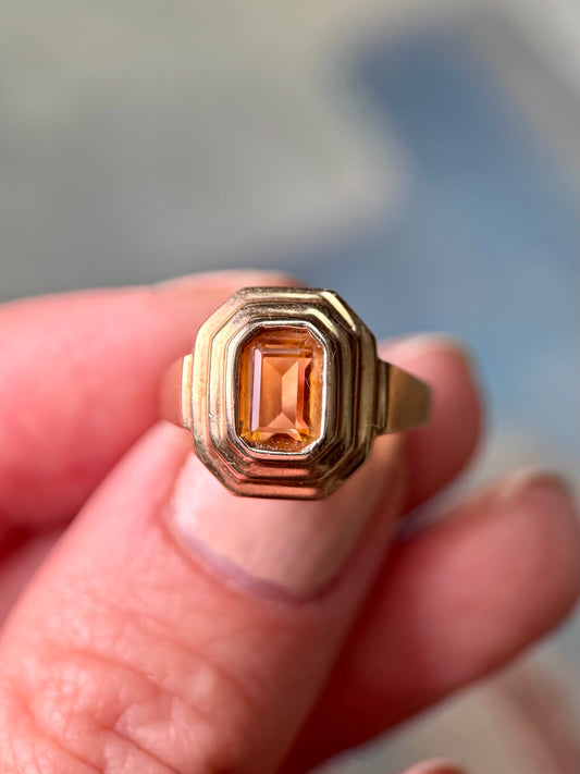 9ct Gold Rectangular Citrine Ring