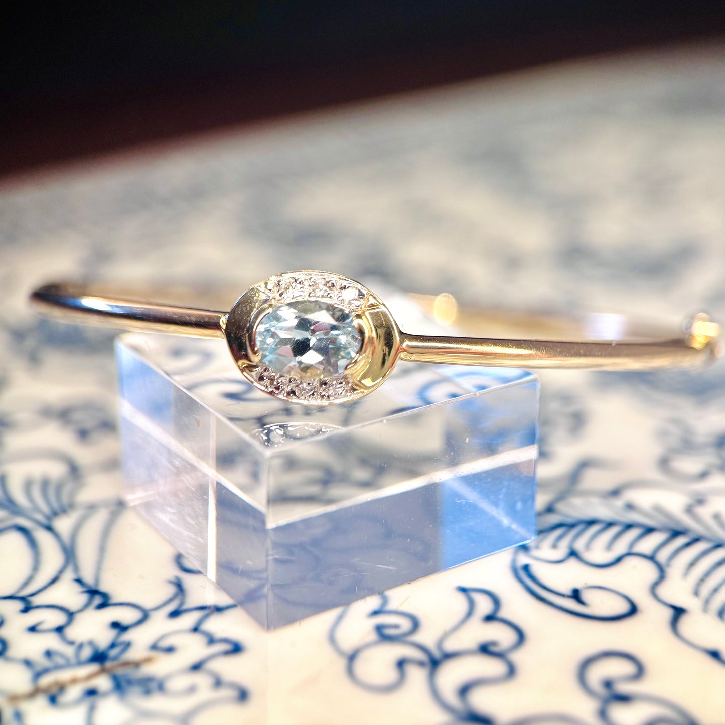 9 Carat Gold Blue Topaz & Diamond Bangle