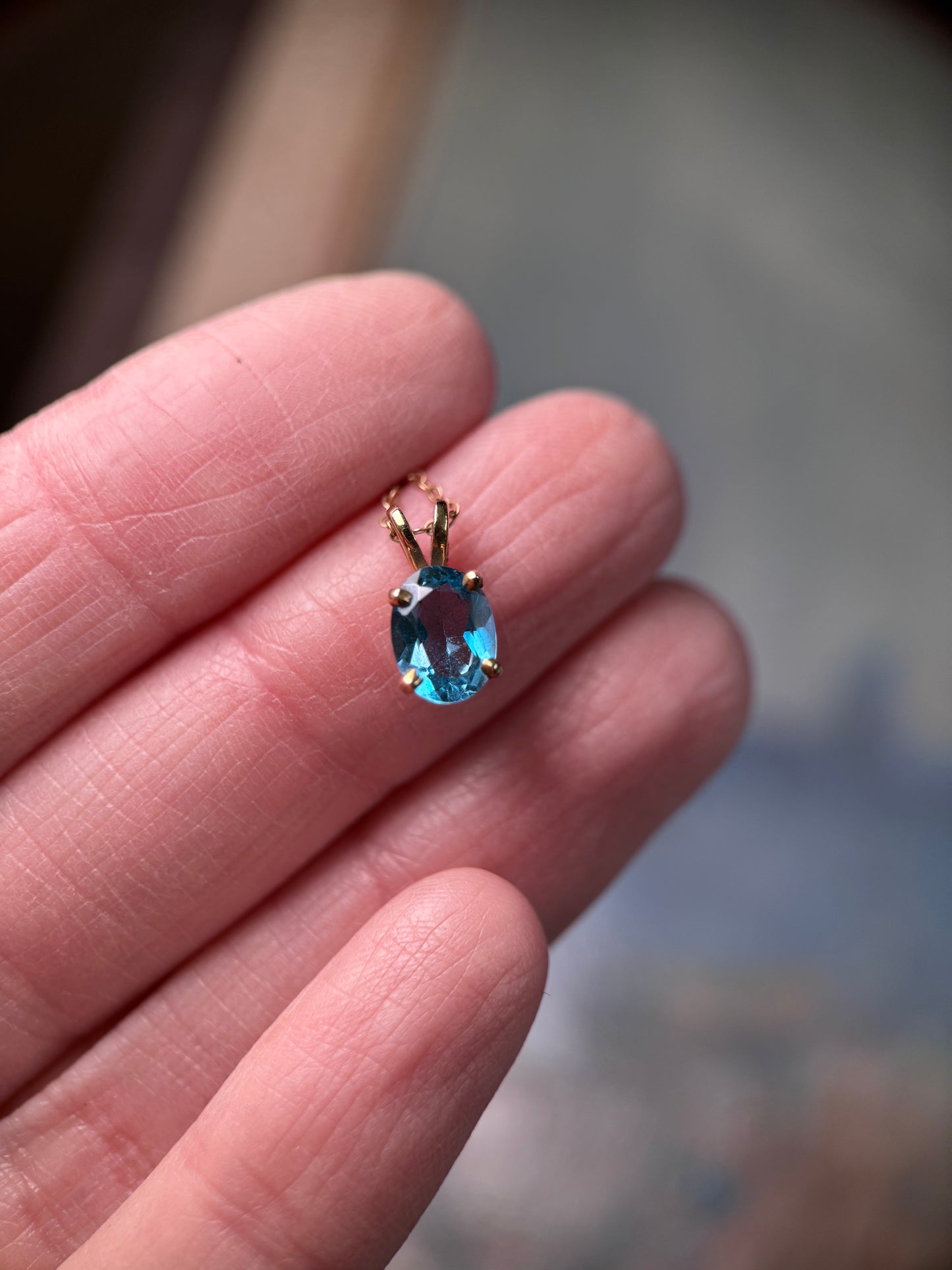 14ct Gold Blue Topaz Solitaire Necklace