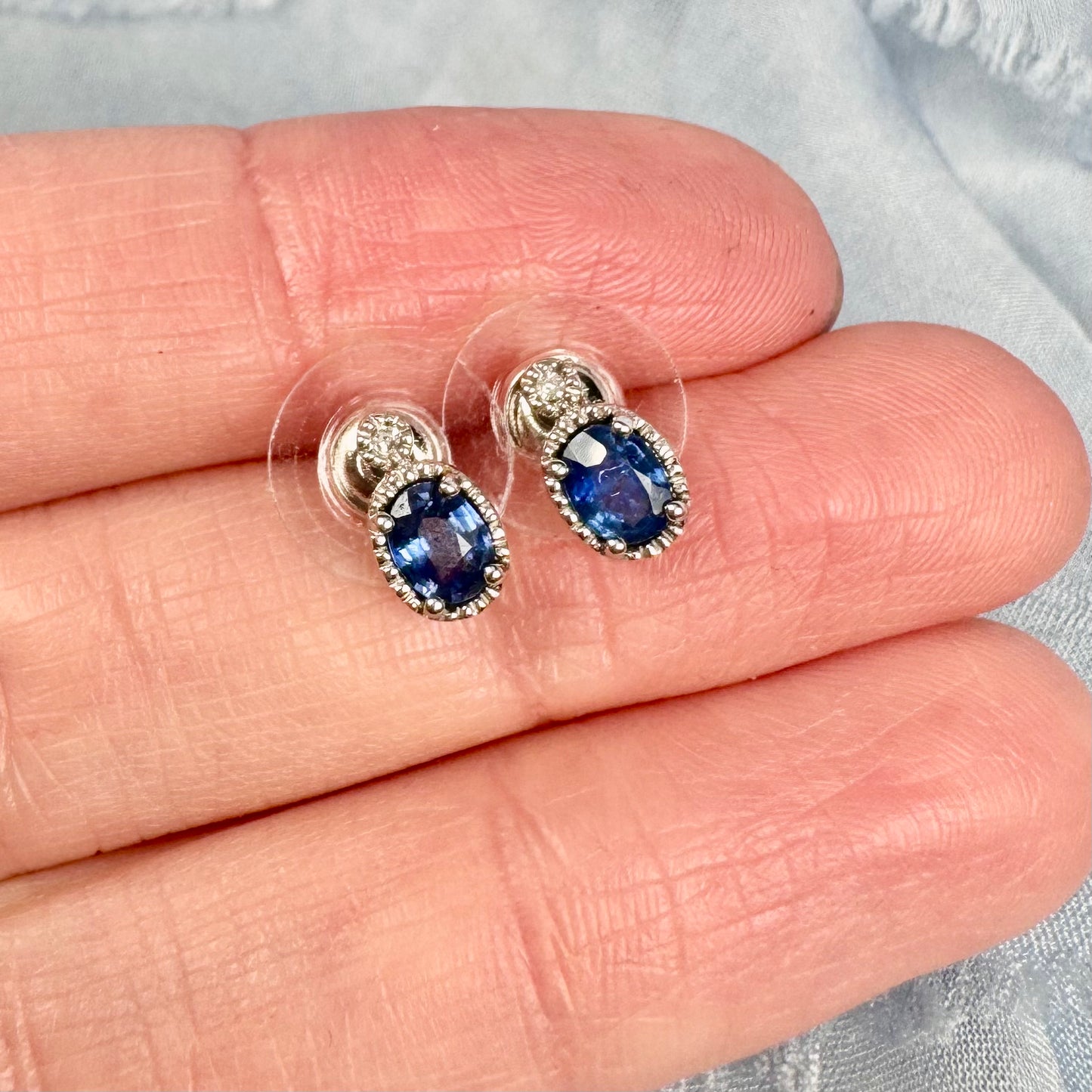 9 Carat White Gold Sapphire Stud Earrings