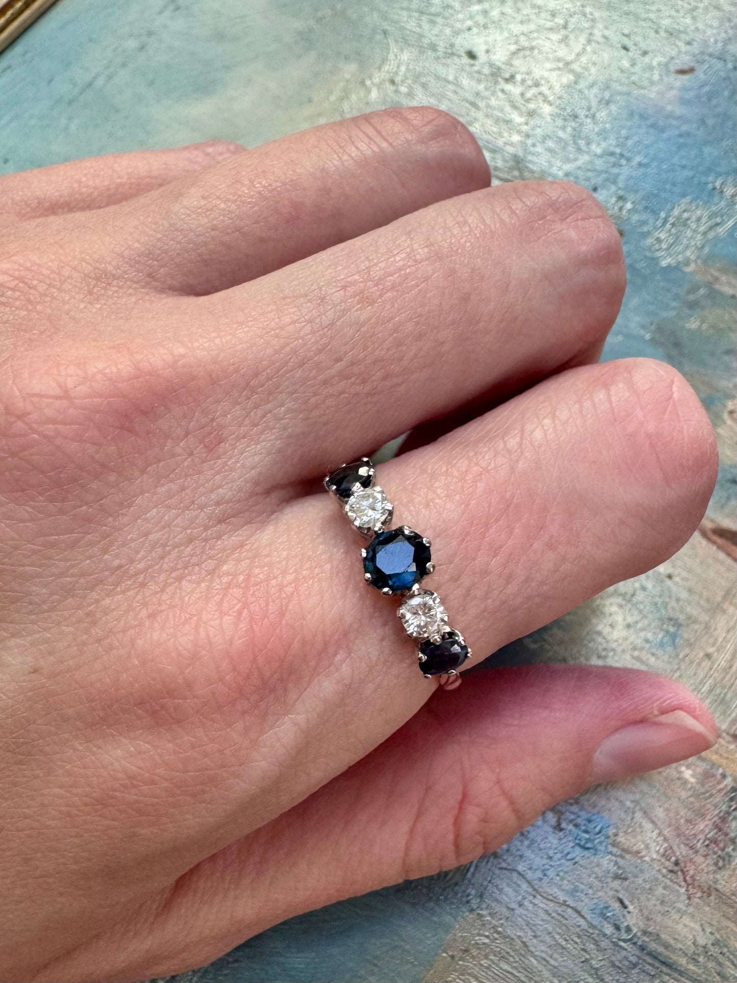 18ct Sapphire & Diamond Ring