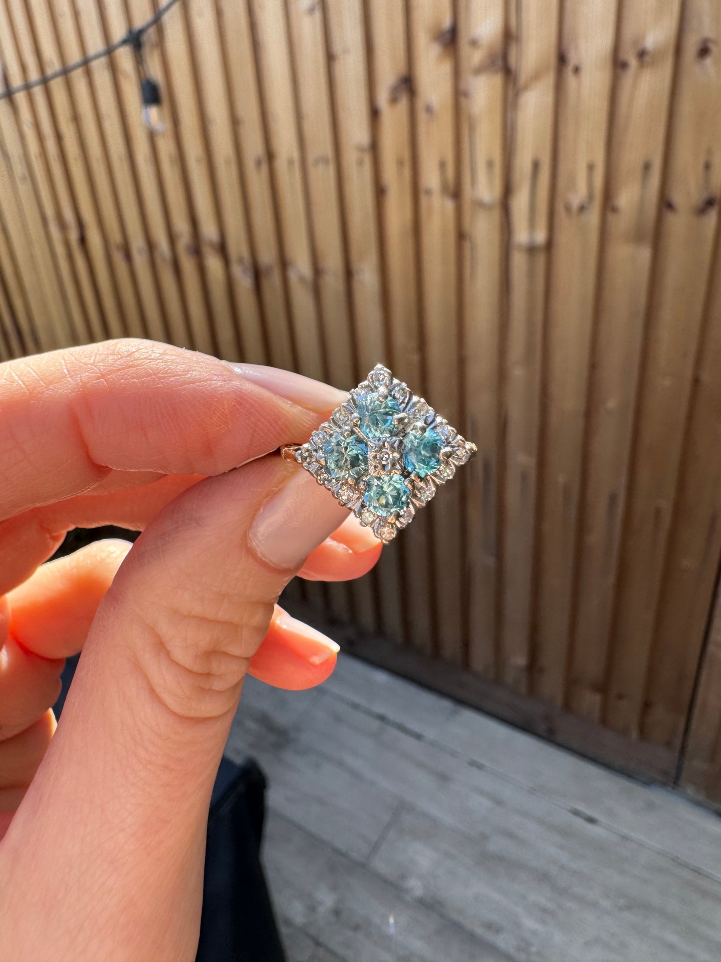 18ct Gold Zircon & Diamond Ring