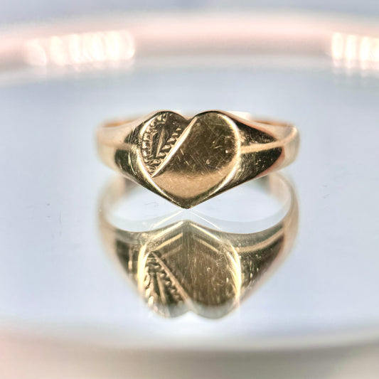 9 Carat Gold Heart-shaped Signet Ring