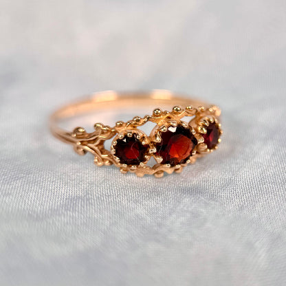 9 Carat Gold Antique Style Garnet Ring