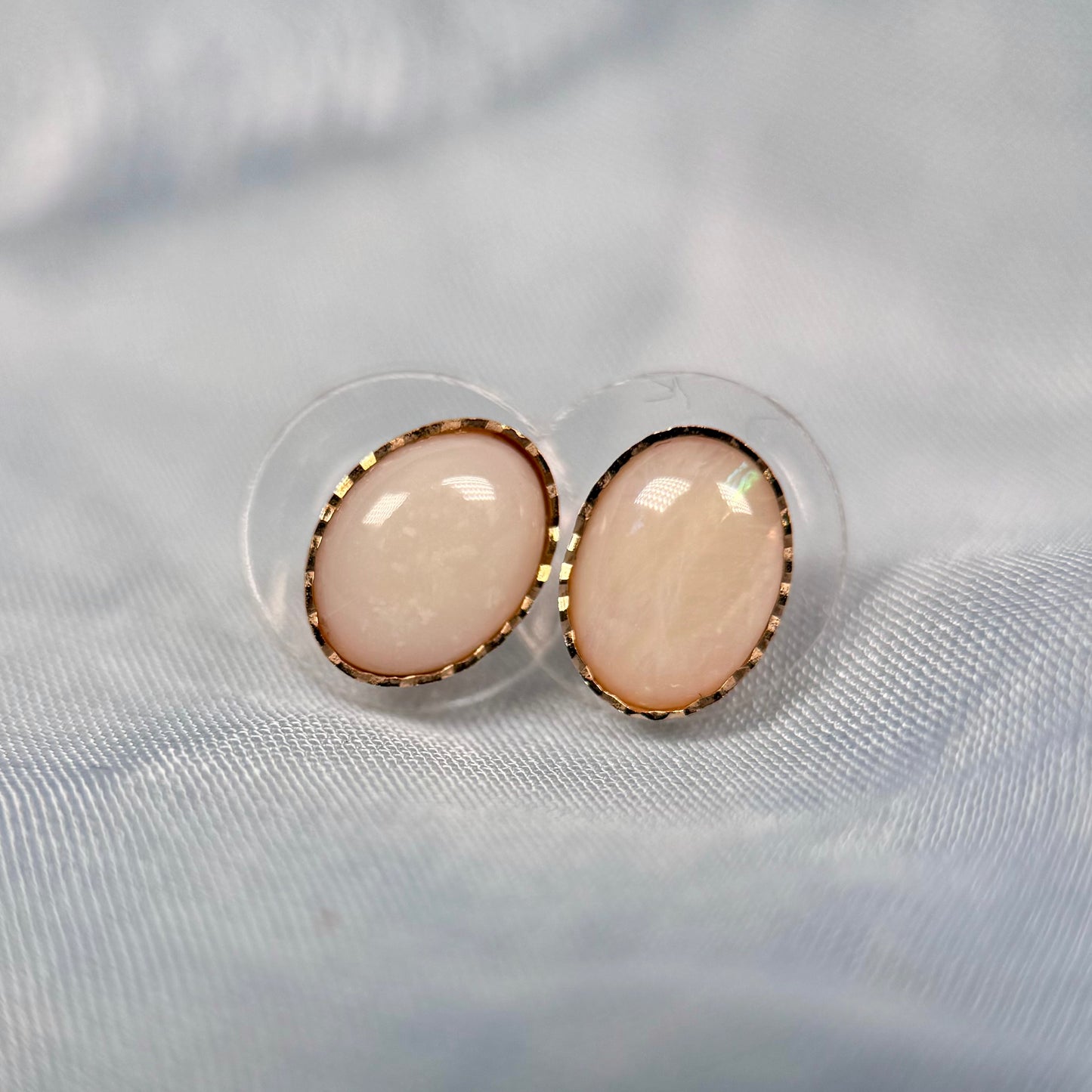 9 Carat Gold White Opal Stud earrings