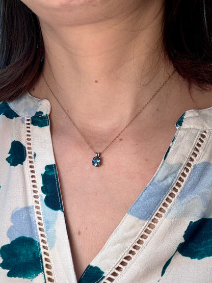 14ct Gold Blue Topaz Solitaire Necklace