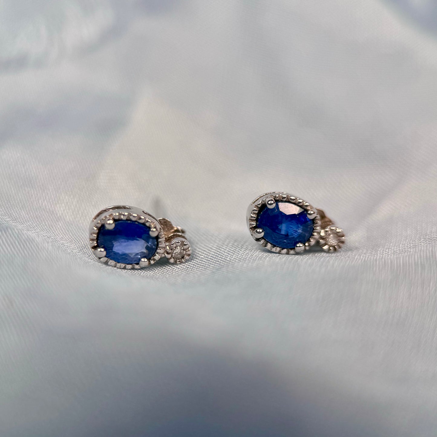 9 Carat White Gold Sapphire Stud Earrings