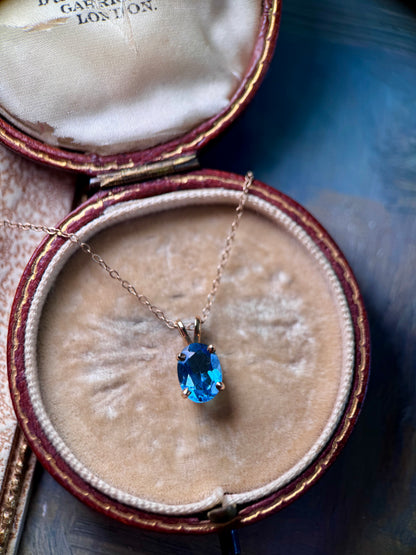 14ct Gold Blue Topaz Solitaire Necklace