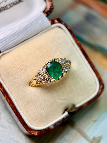 Large 18ct Gold Emerald & Diamond Ring