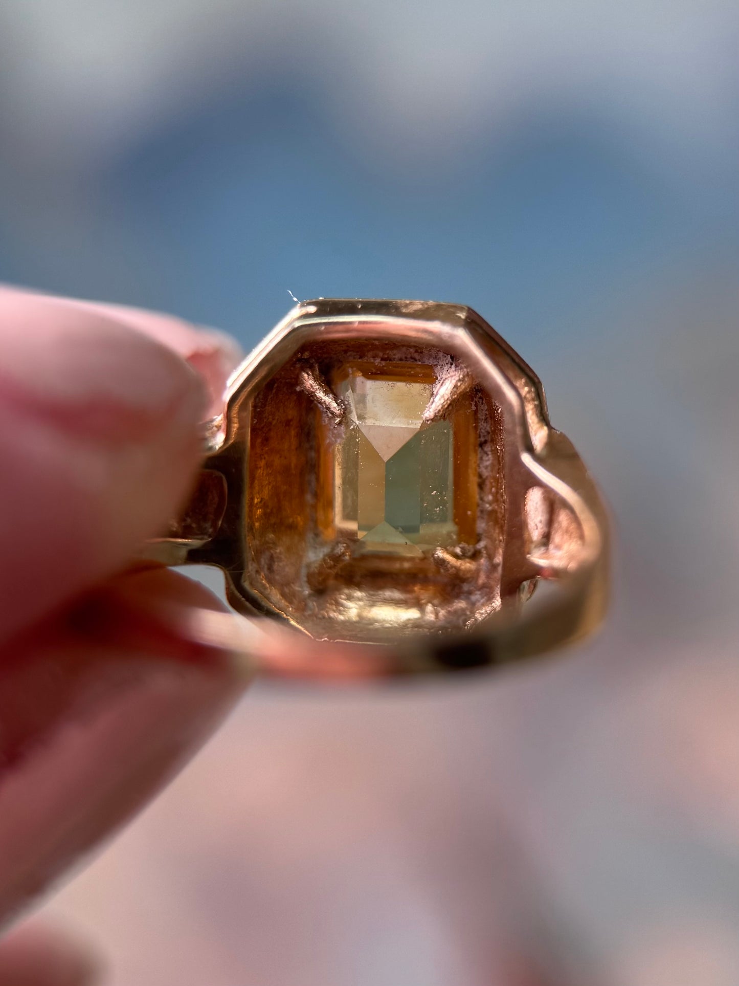 9ct Gold Rectangular Citrine Ring