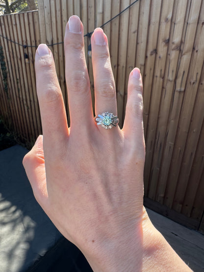 18ct Gold Zircon & Diamond Ring