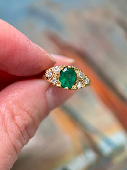 Large 18ct Gold Emerald & Diamond Ring
