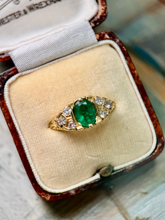 Large 18ct Gold Emerald & Diamond Ring
