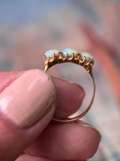 Stunning Opal 3 Stone Ring