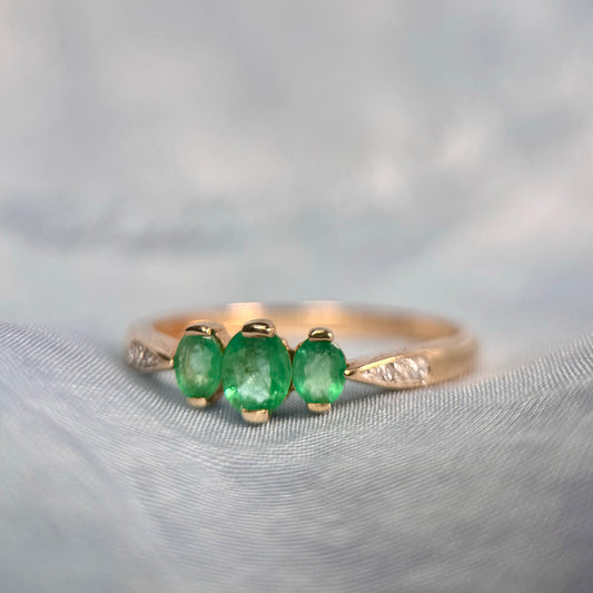 9 Carat Gold 3 Stone Emerald Ring