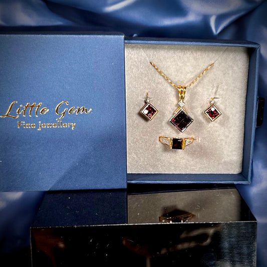 Garnet & Diamond Jewellery Suite