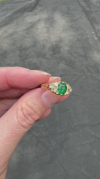 Large 18ct Gold Emerald & Diamond Ring